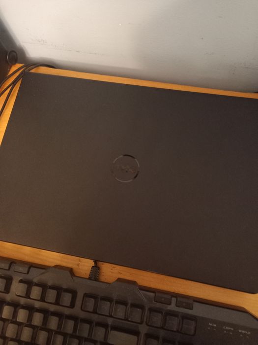 Лаптоп Dell inspiron 15