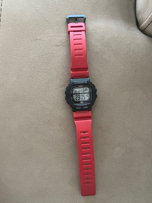 Ceas digital Casio sport rezistent la apa