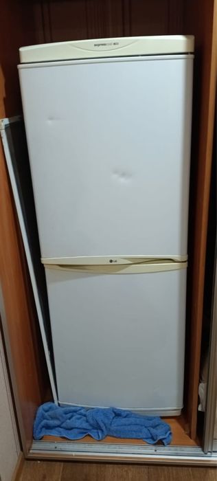Продам холодильник за 30 000 в рабочем состоянии