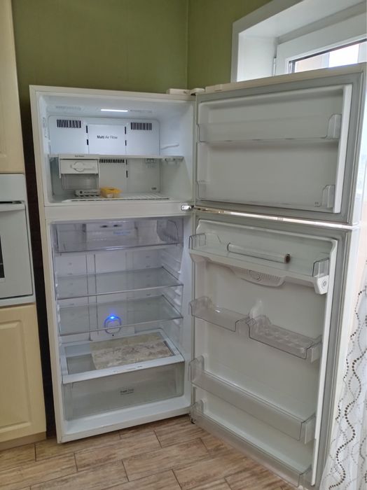 Холодильник LG, 200 тыс