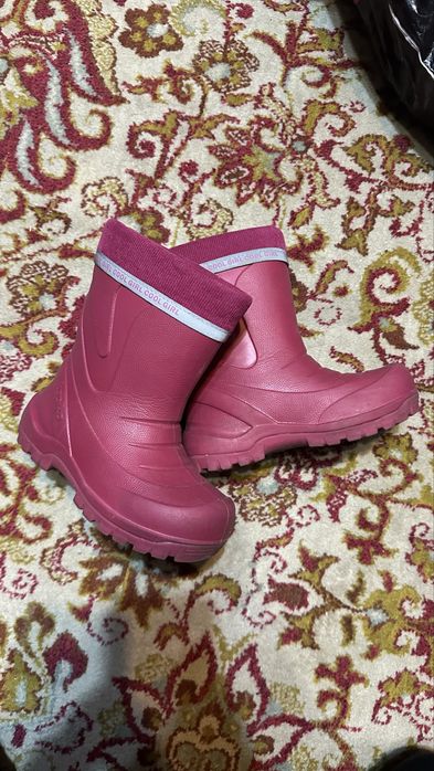 Продам резиновые сапоги с утеплителем Kapika