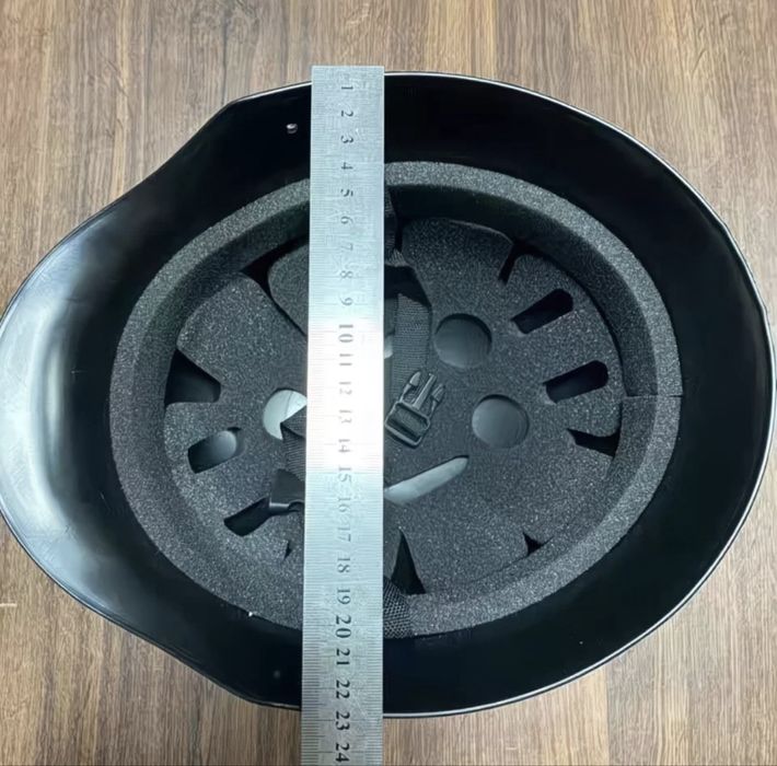 Каска черная продается