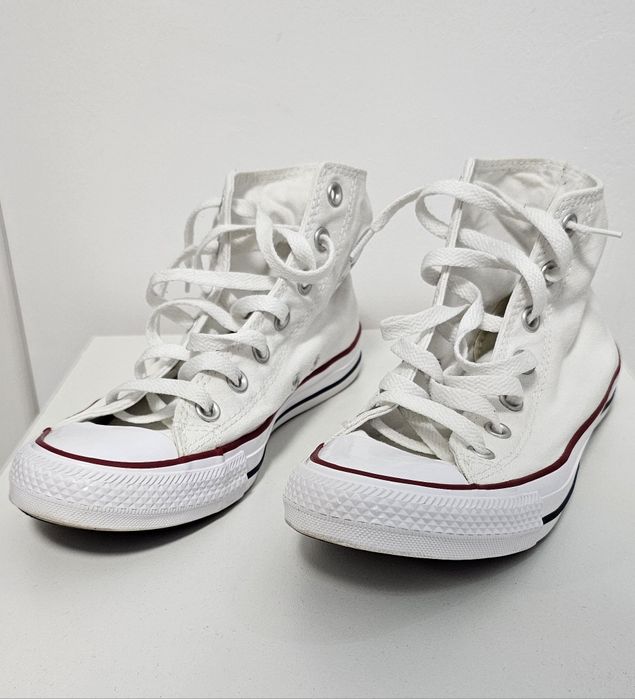 Tenesi Converse măsura 38