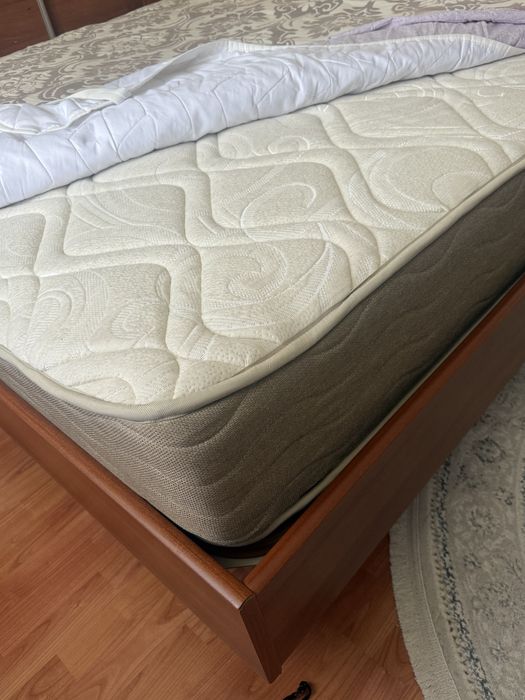 Кровать двуспальная