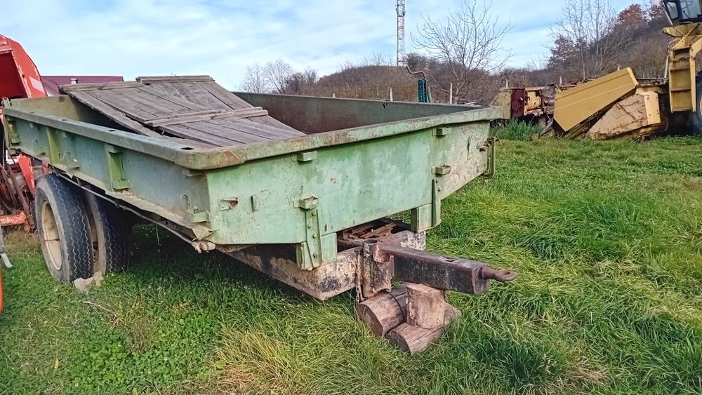 Remorca pe o axa roti duble