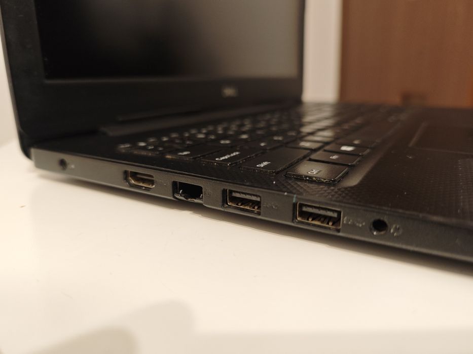 Laptop Dell Vostro 15 3000 (i5 10th, 16 RAM, 256 SSD) + Windows 11 Pro