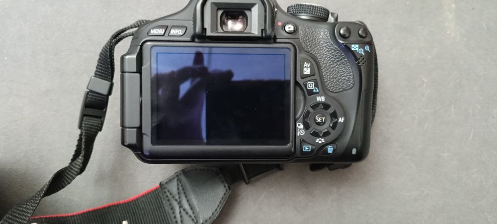 Продам профессиональный фотоаппарат