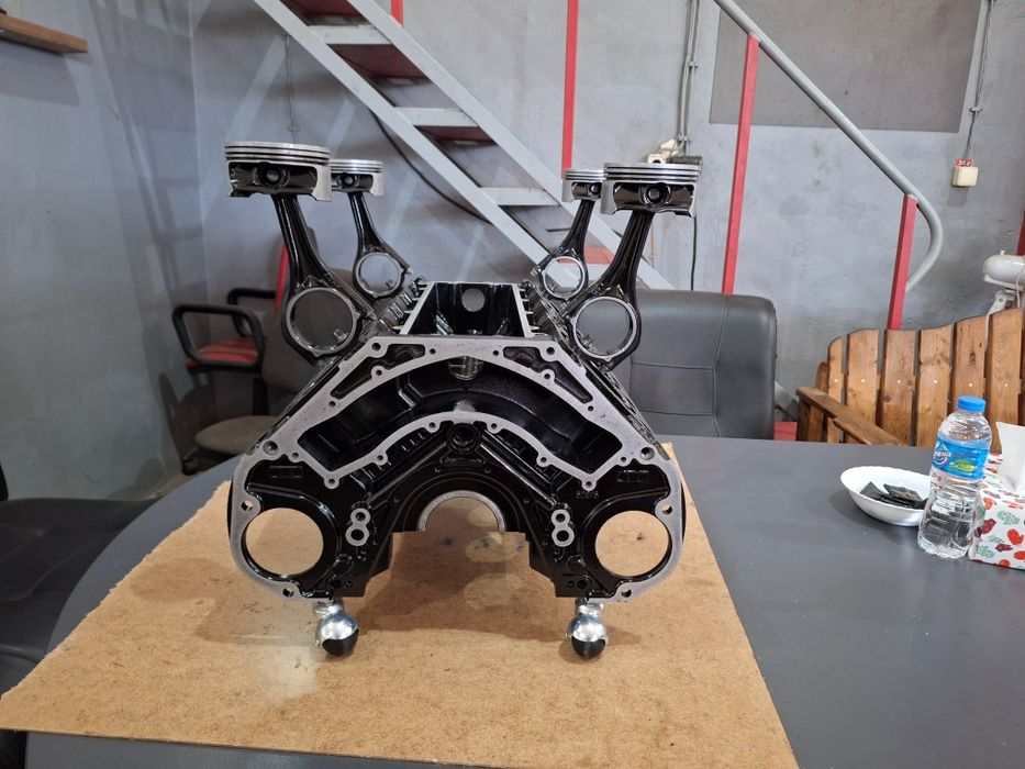 Продавам маса V8 - BMW