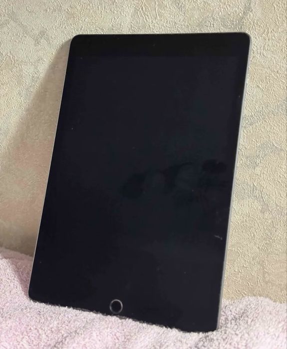 Продается IPad 7 поколения
