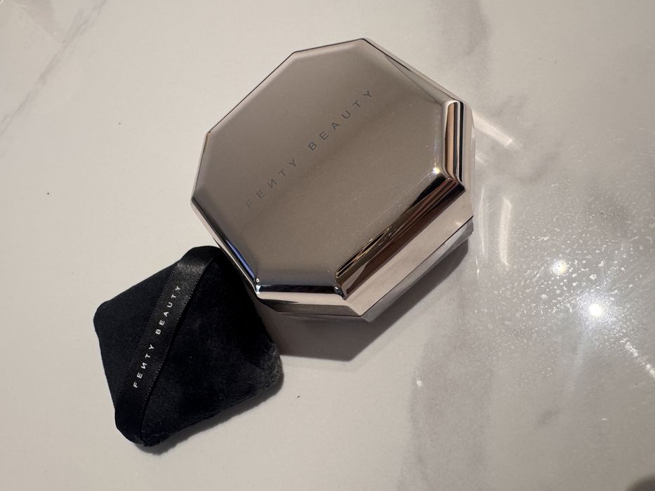 Пудра за лице Fenty Beauty