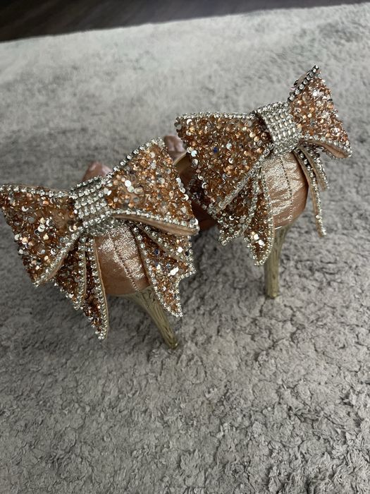 Нови дамски обувки