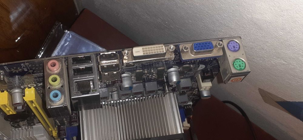 Материнка ECS H55MXV не рабочая