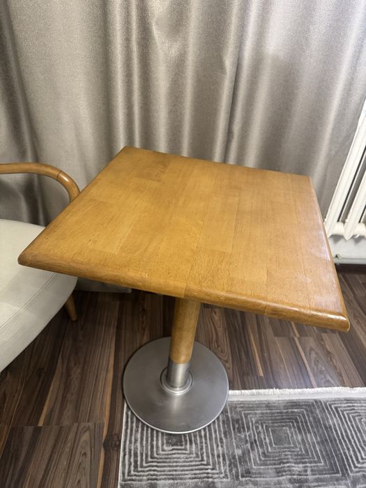 стол для дома или для бизнеса