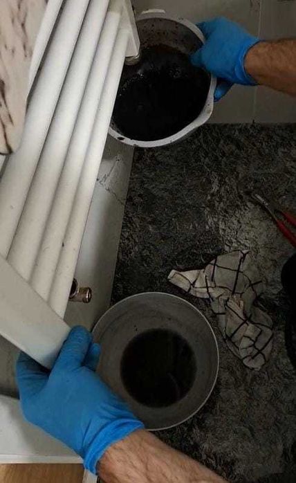 Serviciu de spalare instalatii sanitare si montare centrale termice