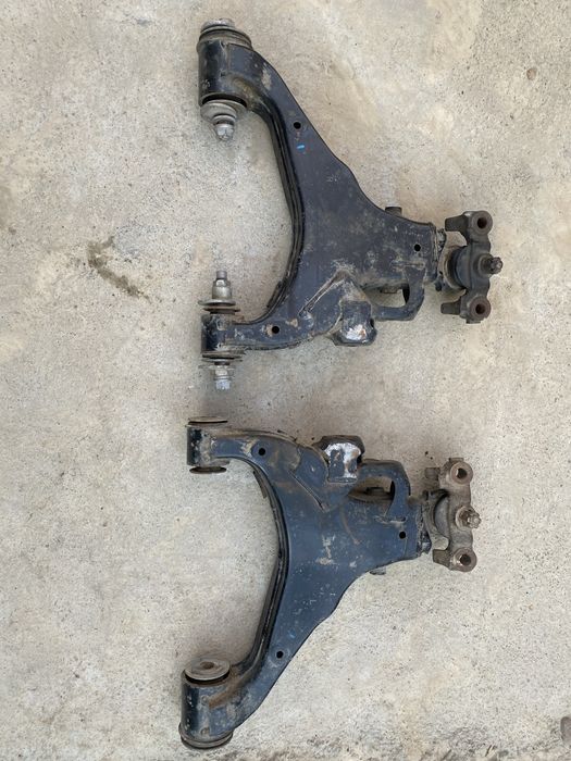 Рычаги передий подвеский