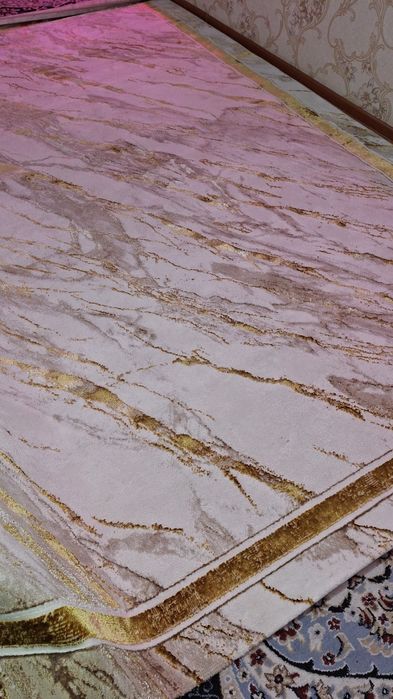 Продам ковёр новый