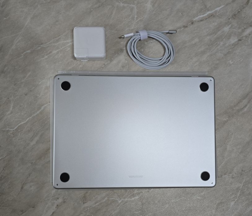 MacBook Air 15 M4 16/512 новый