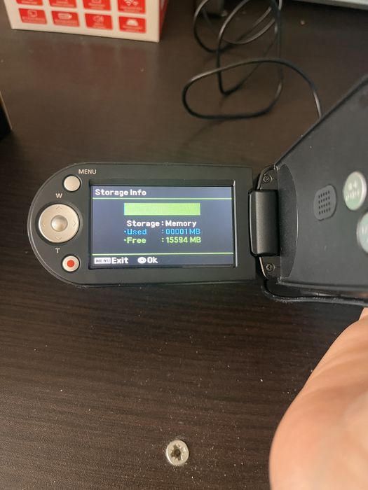 Samsung видеокамера - 16 GB, youtube compatable