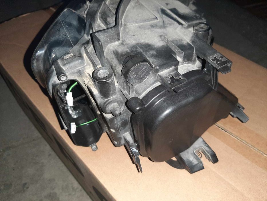 Ляв фар за Ауди Q3