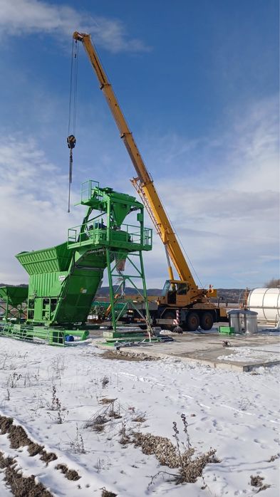 inchiriere macara /automacara LIEBHERR 40t