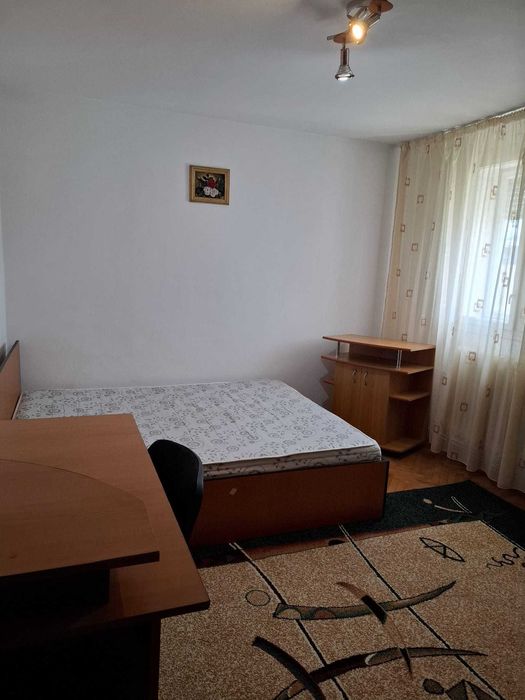 Apartament cu 2 camere semidecomandat, cu loc de parcare, zona decebal