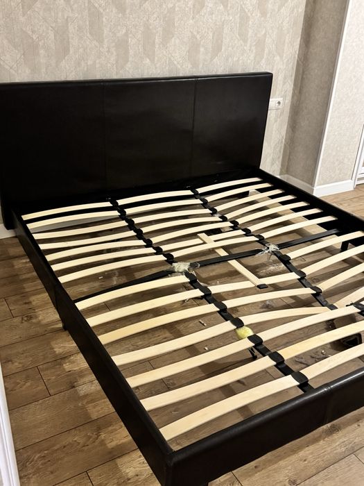 Кровать двухспальная