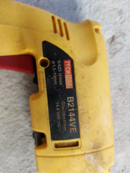 Bormasina cu acumulator și geanta makita