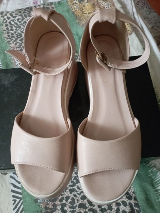 Туфли 39 бежевые