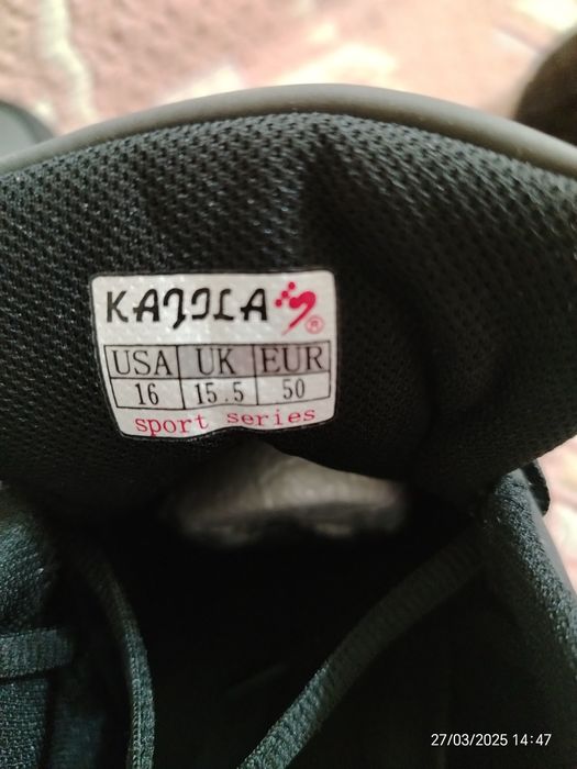 Кроссовки продам