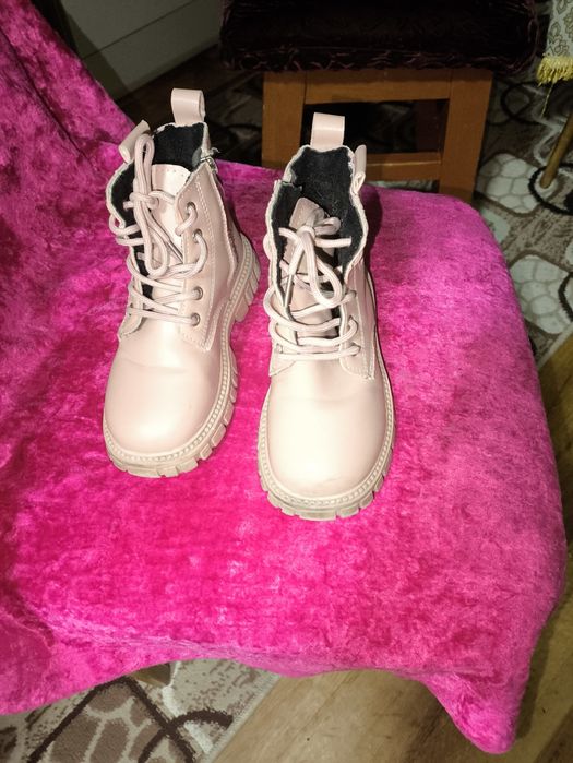 Ботинки на девочку