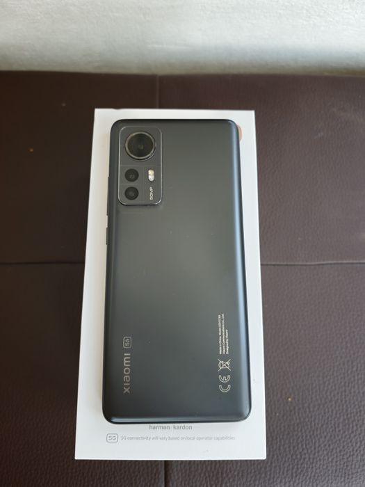 Продавам Xiaomi 12