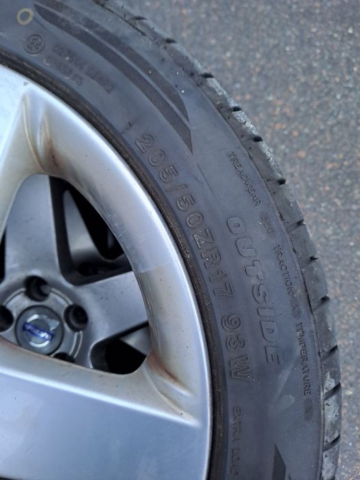Jante R17 5x108 + cauciucuri  aprope noi volvo v50 2010 205/50ZR17 se