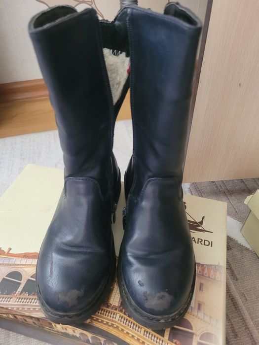 Сапоги детские за 2000т