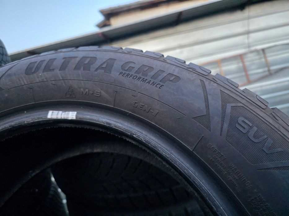4бр Зимни гуми 225 60 18 - Goodyear