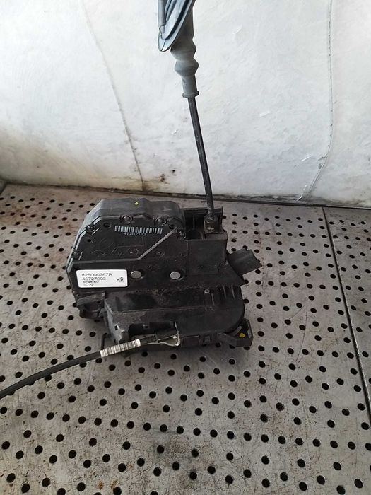 Broasca usa dreapta spate renault clio 4 825000767r
