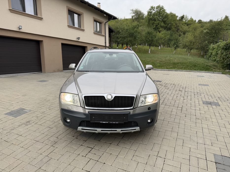 Skoda octavia scout 2.0 tdi /4x4 /xenon / trapa