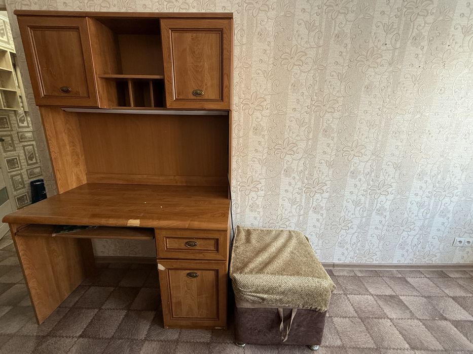 Продам диван,шкаф,письменный стол-10000тг