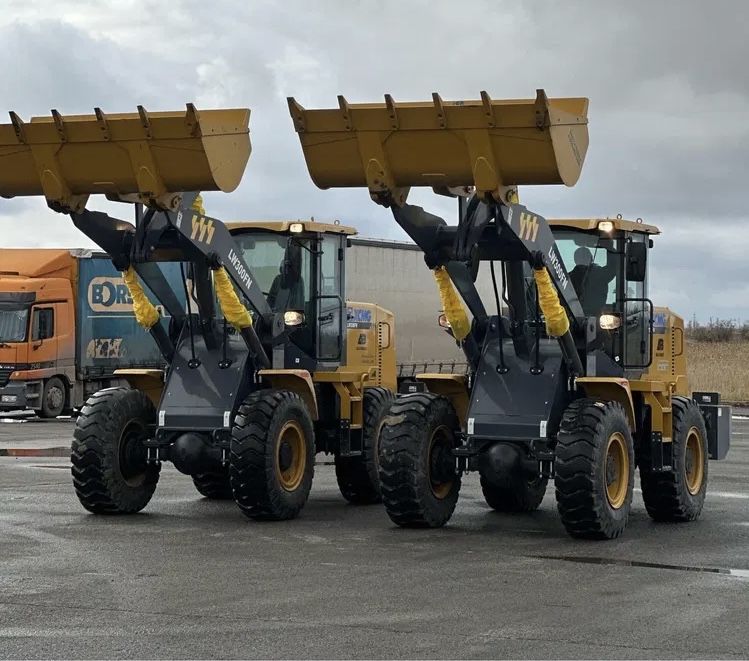 Аренда услуги фронтального погрузчик  чистим снег