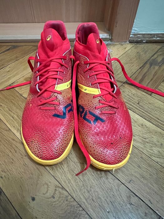 adidasi sport fotbal VRLT