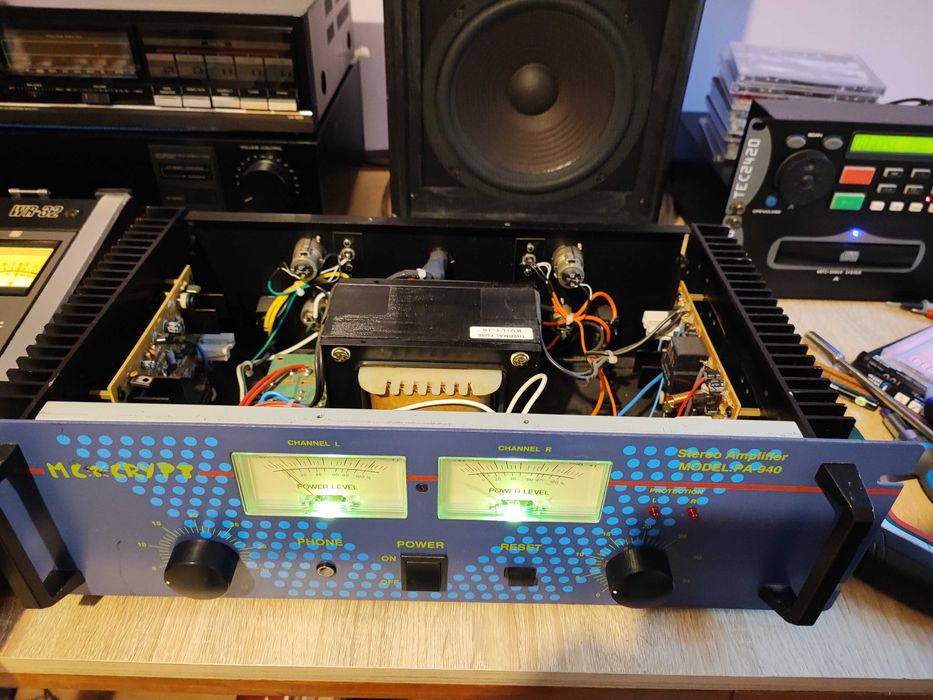 amplificator de putere MC CrYpt PA-940 și mixer Panasonic Ramsa WR-32E
