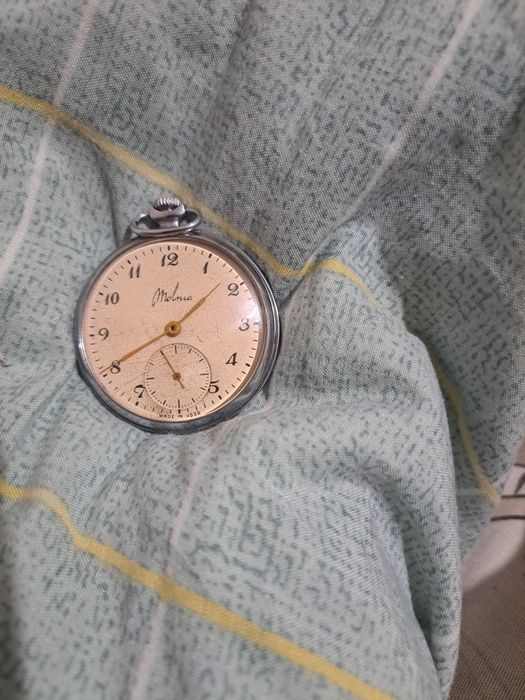 Продам винтажные часы времен СССР