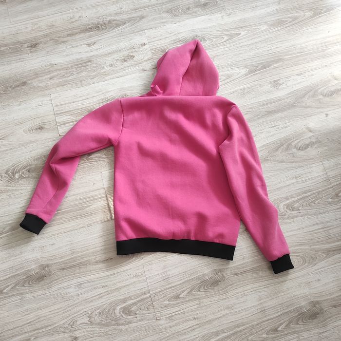 Продавам спортен екип Nike