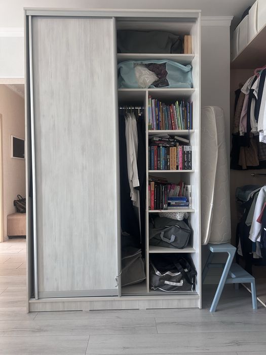 Шкаф- купе для одежды