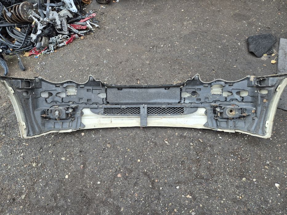 Бампер передний Мерседес 203