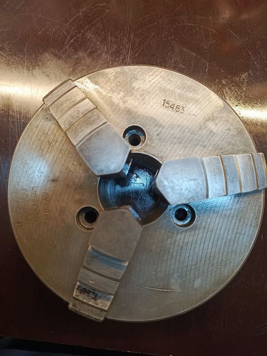 Токарный патрон .