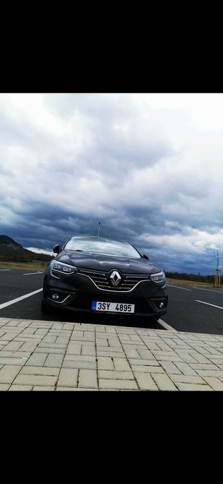 Vând renault megane 4