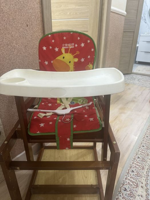 Стол детский, деревяннй