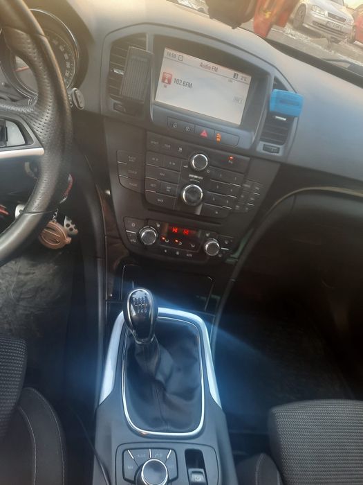 Opel Insigna Sports Tourer 2011