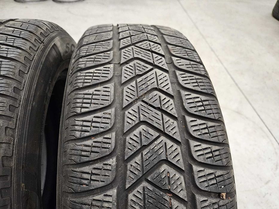 2 Anvelope de IARNA 215.65.17 'Pirelli' [dot 2022]; stare buna