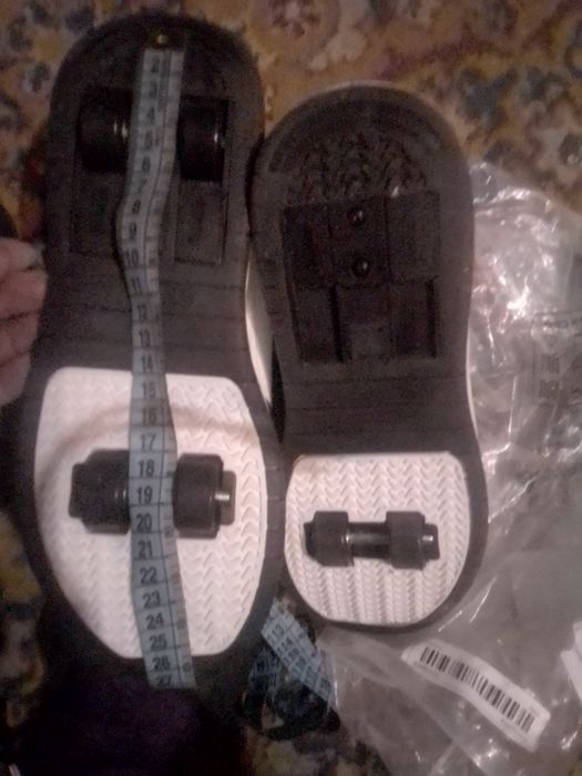 Продаю кроссовки